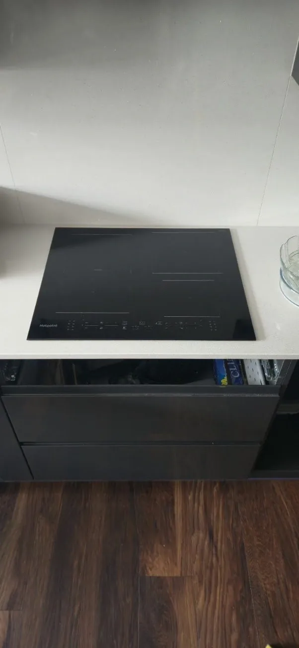 Hotpoint induction hob electrical installation